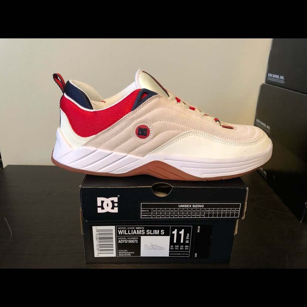 DC Williams Slim Men’s Size 11 New in Box
